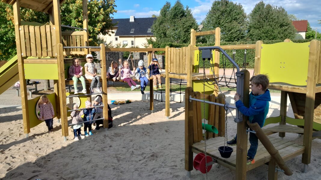 Die neuen Spielgeräte auf dem Spielplatz Selka erfreuen sich großer Beliebtheit. Foto: PM
