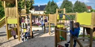 Die neuen Spielgeräte auf dem Spielplatz Selka erfreuen sich großer Beliebtheit. Foto: PM