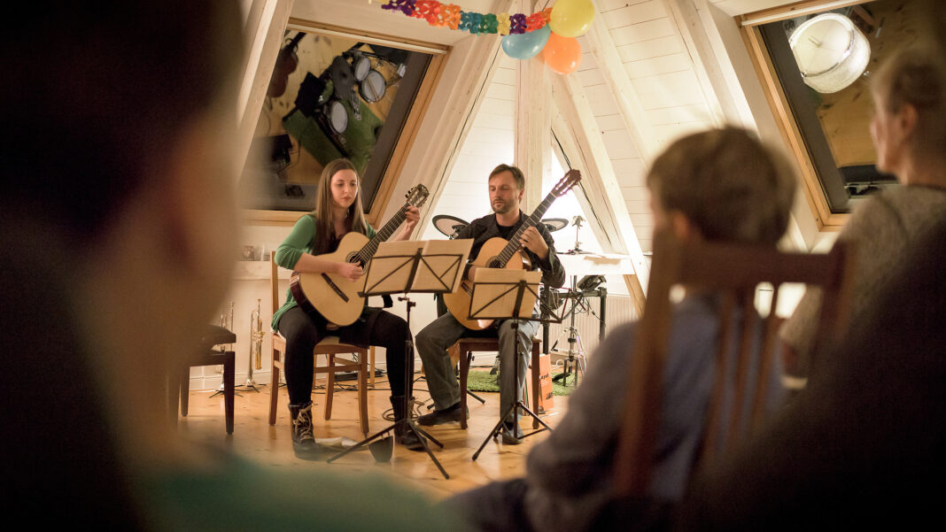 Vor allem Musizierende sind derzeit gesucht für die Notenspur-Nacht der Hausmusik am 22. November. Foto: Daniel Reiche