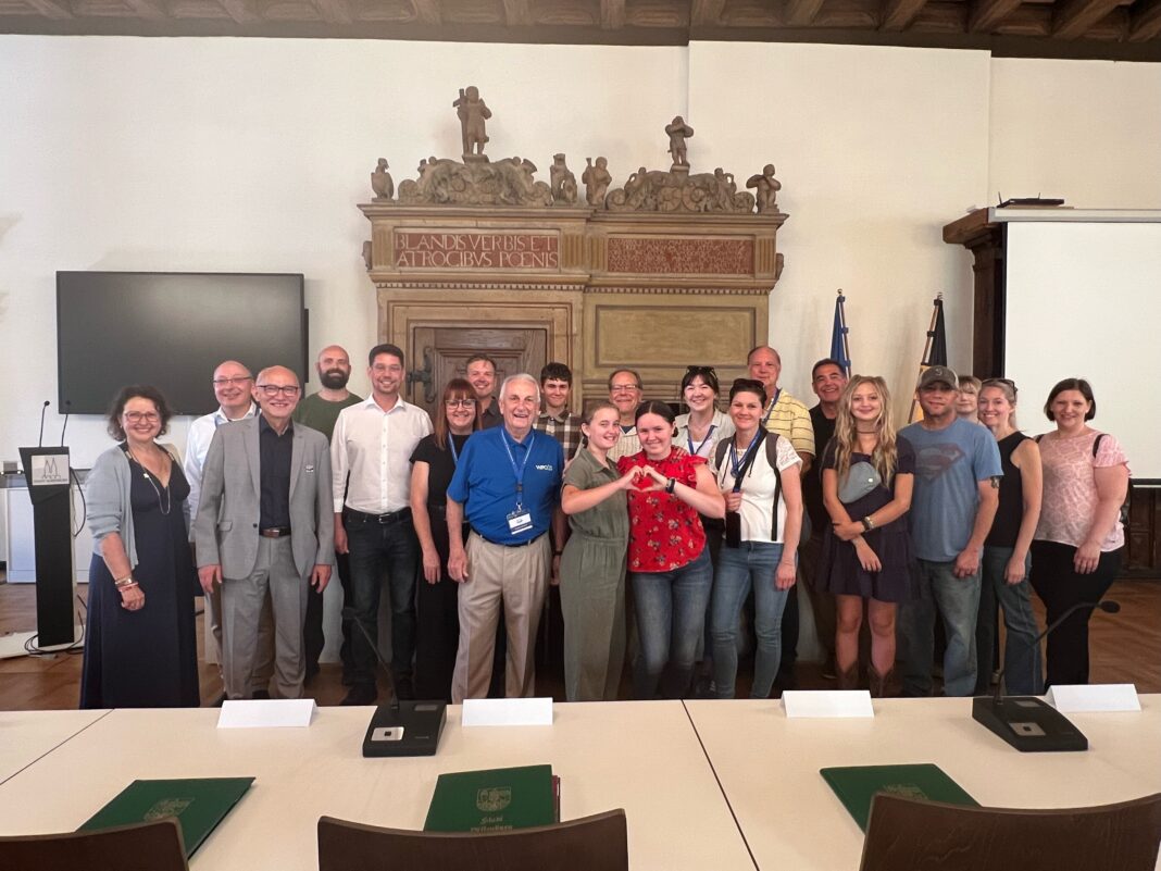 Die Delegation aus Hickory schaute auch im Altenburger Rathaus vorbei. Foto: Franziska Ebert