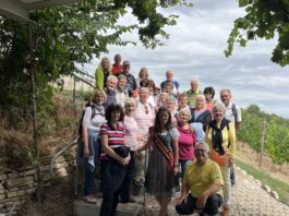 Die Abteilung Wandern beim ESV Delitzsch hat zum Beispiel eine Genusswan- derung an der Saale von Bad D&uuml;rrenberg nach Wei&szlig;enfels unter- nommen. Foto: privat