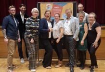 Große Freude beim Team um KiHoTa-Vorsitzende Karen Rabe (4.v.l.): Der erste Netzwerktreffen war ein voller Erfolg. Foto: KiHoTa Leipzig