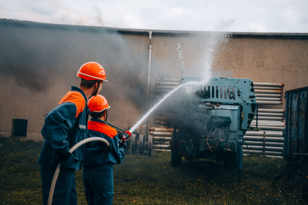 DSC06814-2 Beim großen Ausbildungstag der Jugendfeuerwehren mussten die Jungfloriane anspruchsvolle Aufgaben bewältigen und ihr Können unter Beweis stellen. Foto: Cedric Weila