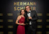 Hermann Scherer überreichte Stefanie Jahn die Auszeichnung beim Speaker-Wettstreit. Foto: Justin Bockey