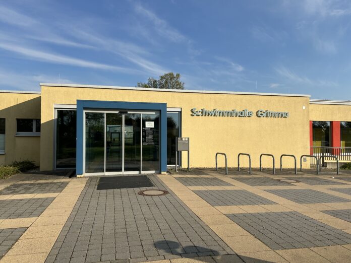 Die Schwimmhalle Grimma soll im November wieder ge&ouml;ffnet werden. Foto: Lea Heidel