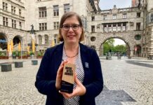 Hat nun seinen Platz in Leipzig gefunden: Der Award als "Best Global Music City" 2025. Foto: Stadt Leipzig