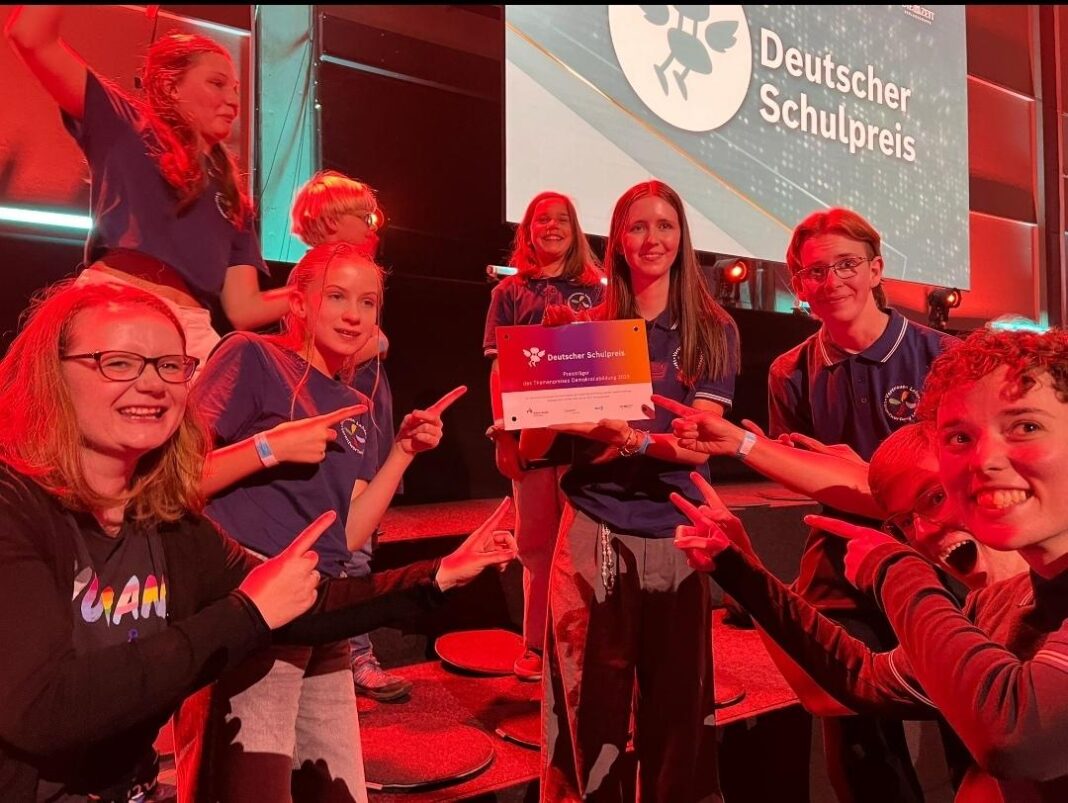 Das Evangelische Schulzentrum Muldental in Grimma wurde mit dem Themenpreis Demokratiebildung geehrt. Foto: PM