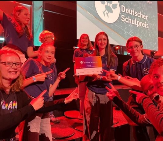 Das Evangelische Schulzentrum Muldental in Grimma wurde mit dem Themenpreis Demokratiebildung geehrt. Foto: PM