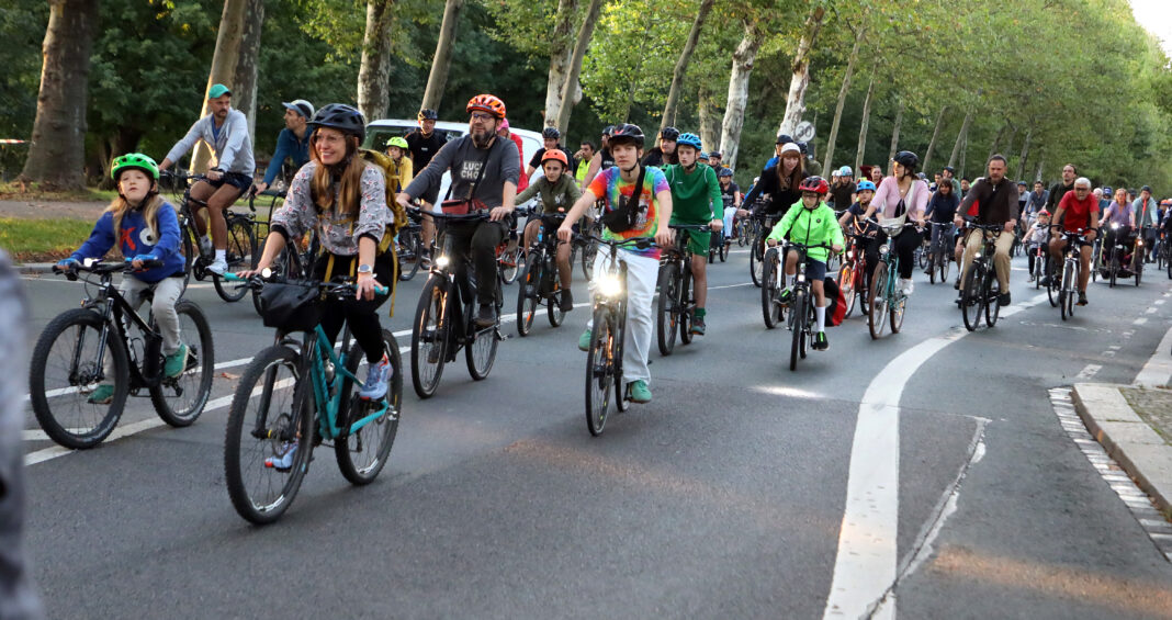 Stadtradeln in Leipzig Stadtradeln in Leipzig.5000 Radfahrer nehmen an der Leipziger Radnacht teil und starten am Zetkinpark. Foto: André Kempner