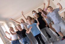 Theaterkurse in Altenburg laden Kinder zum Mitmachen ein Die Theatergruppe „DIE KIDDIES“ aus Altenburg bringt erstmals am Freitag, den 26. September um 10 Uhr im Heizhaus Altenburg eine interaktive Impro-Show mit dem Titel „DIE IMPRONISTEN“ auf die Bühne. Foto: Ronny Ristok