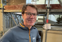 Diplom-Restaurator Oliver Tietze lädt schon seit einigen Jahren zur Internationalen Sommerschule in den Pfarrbereich Schenkenberg ein. Foto: Andreas Bechert