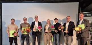 Sie stellen das neue Highlight in Leipzigs Sportkalender in diesen Tagen der Öffentlichkeit vor: Mar- tin Schulz, Carolin Pohle, Heiko Rosenthal, Daniel Gottschall und Yvonne Van Vlerken (v.l.) beim Foto- termin für den IRONMAN 70.3 in Leipzig. Foto: André Kempner