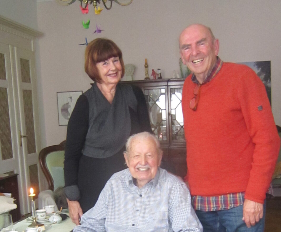 leister_erwin_008 Dieses Trio gehört einfach zusammen: Hannelore Schilling, Erwin Leister und Gerd Voigt (v.l.). Foto: Traudel Thalheim