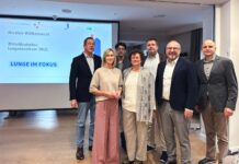 Die Referenten des Klinikums Chemnitz und des Klinikums Altenburger Land vor Beginn des Symposiums: v. l. Prof. Dr. med. Stefan Hammerschmidt, Dr. med. Stefanie Papra, Dr. med. Christian Jakob, Dipl.-Med. Gundula Witton, Johannes Wilde, Dr. med. Sven Seifert, Dr. med. Mike Brandt. Foto: Yvette Otto