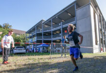 Jubiläumsjahr 2026 bringt Rekordzahl an Laufveranstaltungen Im Parkhaus am Sana Klinikum in Borna läuft Pepe Max dem Sieg entgegen
