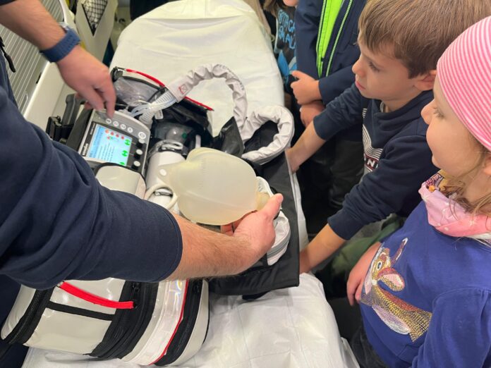 IMG-20251116-WA0009 Sie waren zu Gast in der Rettungswache Borna: Die Mädchen und Jungen der