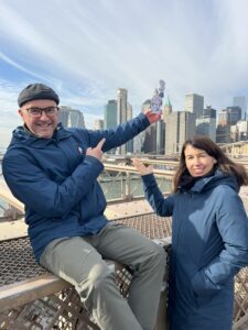 Ralf Kukula, Regisseur, Produzent und Chef der Dresdener Balance Film, mit der Leipzigerin Andrea Gentsch, seiner Co-Regisseurin bei "Auf Fritzis Spuren - Wie war das so in der DDR?", in New York. Foto: Martja Kukula