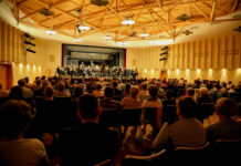 Festliche Klänge: Sächsische Bläserphilharmonie gastiert im Heide Spa Am 21. Dezember verzaubert die Sächsische Bläserphilharmonie ihr Publikum im Kursaal des Heide Spa Bad Düben mit einem festlichen Weihnachtskonzert. Foto: Stefanie Schennerlein