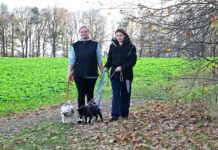 Tierheim Schkortitz kämpft ums Überleben Selina und Silly (v.li.) zählen zu den vielen Helfern im Tierheim, die natürlich auch immer zum "Gassi-Gehen" zur Verfügung stehen . Foto: Thomas Kube
