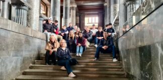 Die Sch&uuml;lergruppe in der National- und Universit&auml;tsbibliothek Ljubljana. Foto: privat