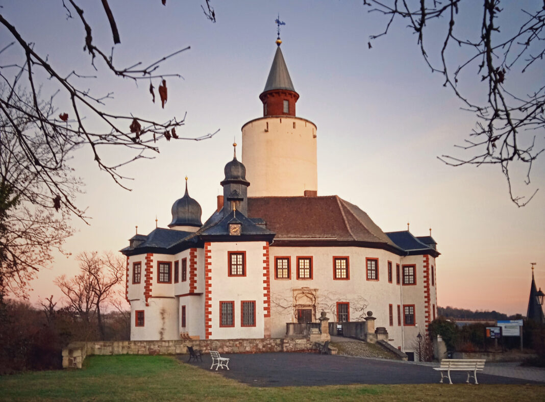 Burg Posterstein mit dem sanierten Bergfried. Foto: PM