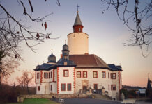 Burg Posterstein mit dem sanierten Bergfried. Foto: PM
