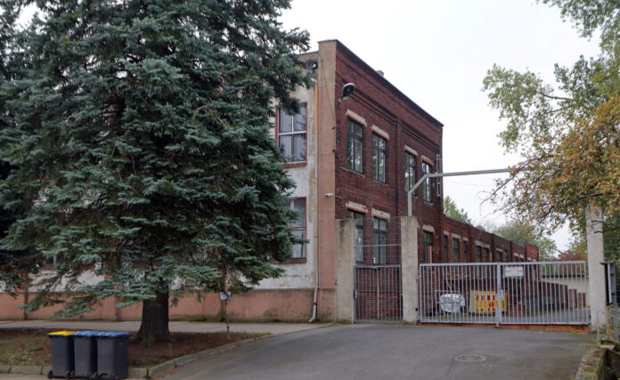 Ansicht vom Grundstck des ehemaligen KZ-Au§enlager Hasag in der Kamenzer Stra§e 12 in Leipzig Ansicht vom Grundstück des ehemaligen KZ-Außenlager Hasag in der Kamenzer Straße 12 in Leipzig. Foto: André Kempner