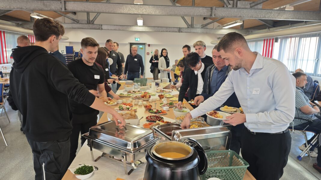 Etwa 60 Unternehmerinnen und Unternehmer aus Schm&ouml;lln und der Region lie&szlig;en es sich beim Unternehmer-Brunch Ende November schmecken. Foto: PM
