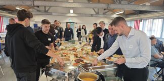 Etwa 60 Unternehmerinnen und Unternehmer aus Schm&ouml;lln und der Region lie&szlig;en es sich beim Unternehmer-Brunch Ende November schmecken. Foto: PM