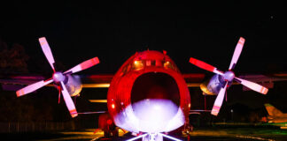 Die Objekte werden mit farbigen Licht angestrahlt und sehen sehr interessant aus Foto: Mario Jahn