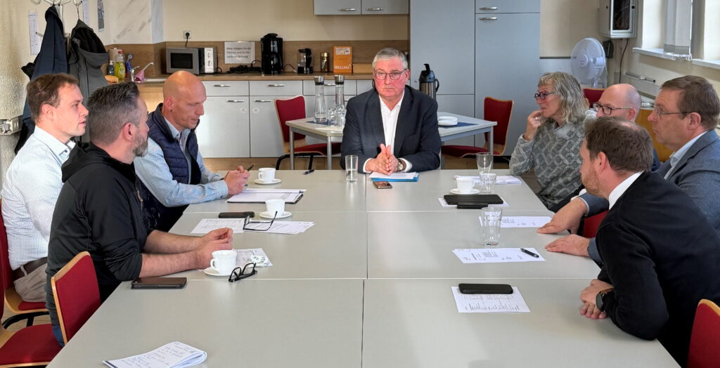 B&uuml;rgermeister der Mitgliedkommunen Bad Lausick, Colditz, Grimma, Trebsen, Wurzen und der AWO beim Krisengespr&auml;ch &uuml;ber die Situation der Tafel im Muldental. Foto: Sebastian Bachran