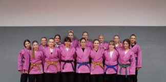 Das Frauenteam in ihren neuen Judoanz&uuml;gen f&uuml;r die neue Liga-Saison- Foto: privat