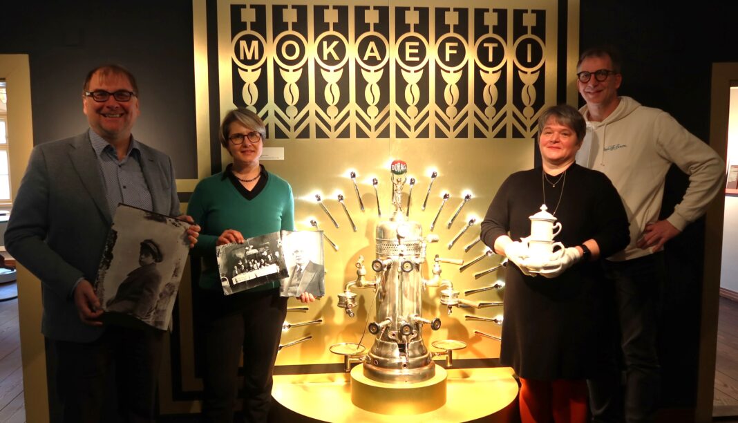 00__c__SGM_Hartinger_S__nger_G__nther_Gerling_1 Dr. Anselm Hartinger (Direktor Stadtgeschichtliches Museum Leipzig), Dr. Johanna Sänger und Dr. Maike Günther (Kuratorinnen Stadtgeschichtliches Museum Leipzig) und Sven Gerling (Betreiber Restaurant Zum Coffe Baum) präsentieren Erfolge in den Museen und Ausstellungen des Stadtgeschichtlichen Museums Leipzig. Foto: Stadtgeschichtliches Museum Leipzig/Ricarda Abendroth