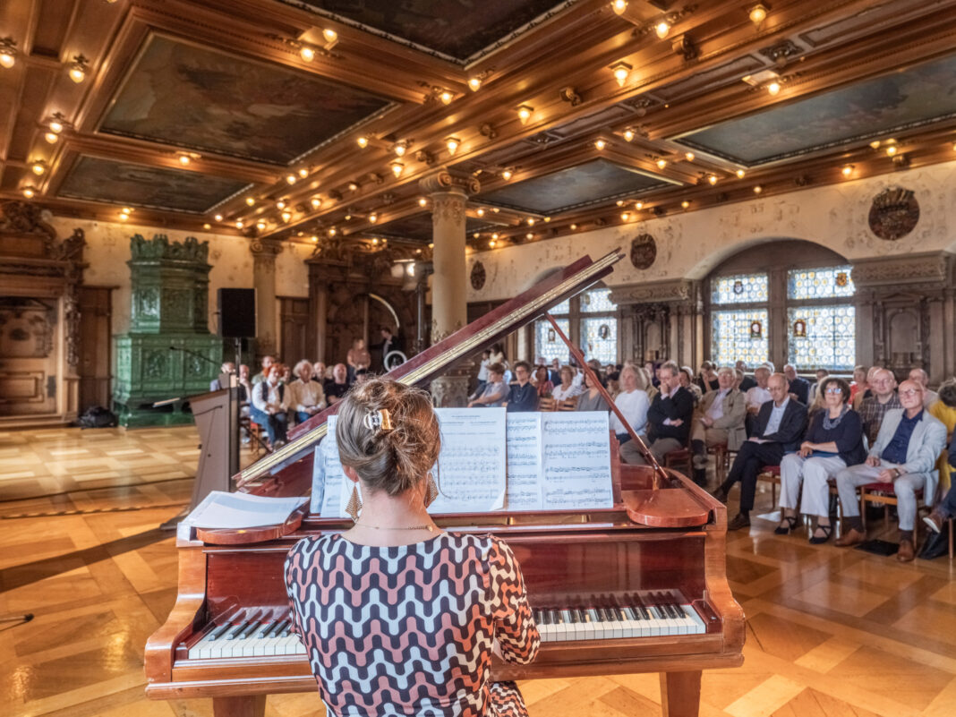 Auch im Bachsaal des Residenzschlosses Altenburg finden in den kommenden Monaten wieder zahl- reiche Veranstaltungen statt. Foto: Philipp Hort