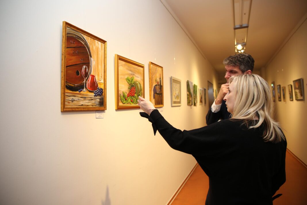 Montagsmaler-Ausstellung-1-69821a58ad17a Die Montagsmaler feiern ihren 20. Geburtstag mit einer Ausstel- lung im Landratsamt in Borna. Foto: PM