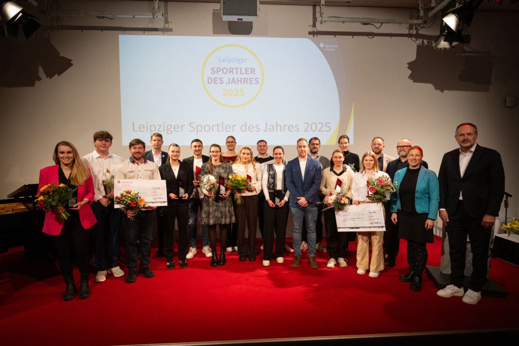 Die besten Sportlerinnen und Sportler aus Leipzig auf einem Foto: Die Gewinnerinnen und Gewinner der allj&auml;hrlichen SSB-Umfrage wurden in diesen Tagen geehrt. Foto: Christian Modla