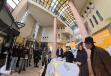 Prof. Dr. Ronny Maik Leder (rechts) bei seiner Ansprache im Foyer des Pauline Zentrums. Mit im Bild Dr. Skadi Jennicke die B&uuml;rgermeisterin f&uuml;r Kultur und S&ouml;ren Trillenberg Staatssekret&auml;r f&uuml;r Infrastruktur und Landesentwicklung. Im Bowlingtreff auf dem Leuschnerplatz, F&ouml;rdermittelbescheid &uuml;ber 60 Mio wurde &uuml;bergeben. Foto: Wolfgang Sens