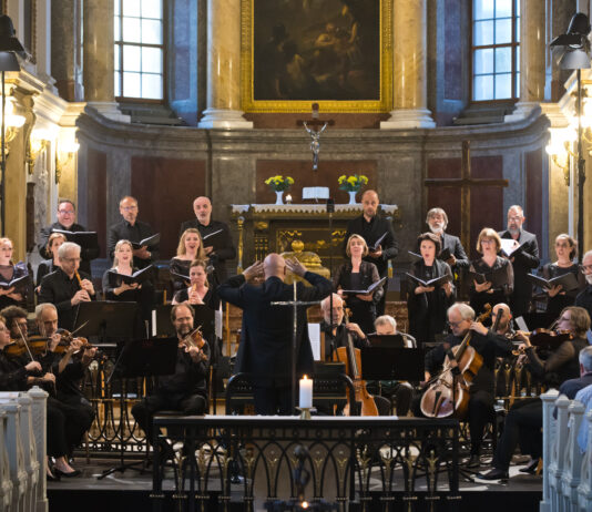 Es sind Highlights wie das Bachfest &ndash; hier ein Konzert mit &bdquo;Coro della Radiotelevisione svizzera&ldquo; und &bdquo;I Barocchisti&ldquo; unter der Leitung von Diego Fasolis im Jahr 2025 in der Nikolaikirche &ndash; die Menschen aus aller Welt nach Leipzig locken. Foto: Gert Mothes