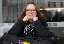 Daniela Jedlicka reist gern, besonders nach Afrika. Jetzt hat sie ihren ersten Reiseroman geschrieben, Foto: Andr&eacute; Kempner