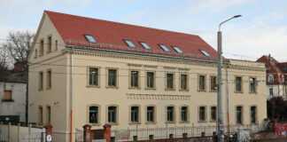 Nun soll das sanierte Erich-Zeigner-Haus in Leipzig zu einem wichtigen Anlaufpunkt werden. Foto: Andr&eacute; Kempner