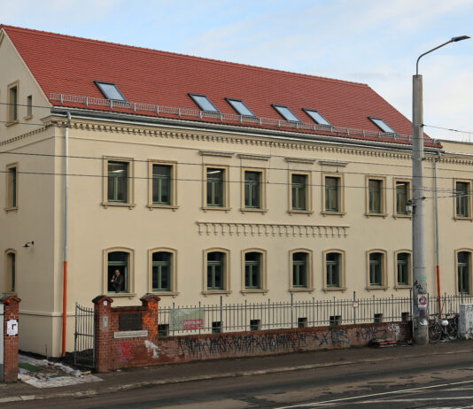 Nun soll das sanierte Erich-Zeigner-Haus in Leipzig zu einem wichtigen Anlaufpunkt werden. Foto: Andr&eacute; Kempner