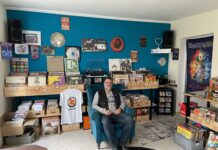 Der Wechsel vom professionellen Pyrtothechniker zum Schallplattenverk&auml;ufer war nicht freiwillig, aber f&uuml;r Uwe Winkler ein guter Plan B. Foto: Nannette Hoffmann