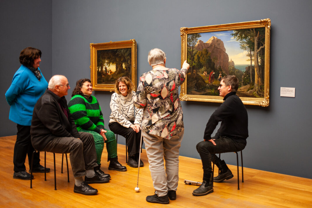 MdbK_blind_sehen_Veranstaltungsimpression_2024 Inklusion im Museum der bildenden Künste in Leipzig - dafür sorgen auch 2026 Angebote wie