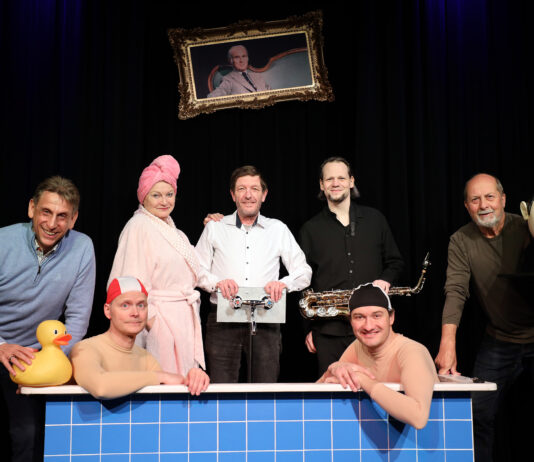 Sie wollen Loriot mal anders auf die B&uuml;hne bringen: Thorsten Wolf, Sven Beese, Sabine K&uuml;hne-Londa, Hartmut Schwarze, Erik Heimannsberg, Ben Turecek und Dieter Richter (v.l.). Foto: Andr&eacute; Kempner