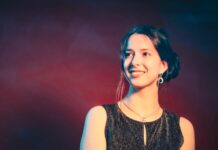 Pianistin Charlotte Steppes kommt f&uuml;r ein Konzert in den B&uuml;rgersaal nach Naunhof. Foto: promo