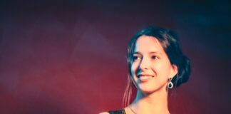 Bekannte Pianistin spielt Konzert in Naunhof Pianistin Charlotte Steppes kommt für ein Konzert in den Bürgersaal nach Naunhof. Foto: promo