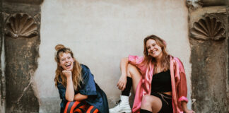 Ohrwurmtr&auml;chtige Melodien und fesselnde Songtexte: Sophia G&uuml;nst und Annelie Wei&szlig;el sind &bdquo;G&ouml;rda&ldquo;. Foto: Line Tsoj