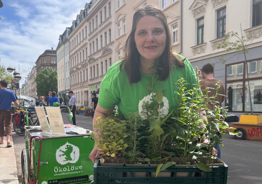 Gibt aktuelle Pflanztipps f&uuml;r den Fr&uuml;hling: Antje Osterland vom &Ouml;kol&ouml;wen Leipzig. Foto: &Ouml;kol&ouml;we
