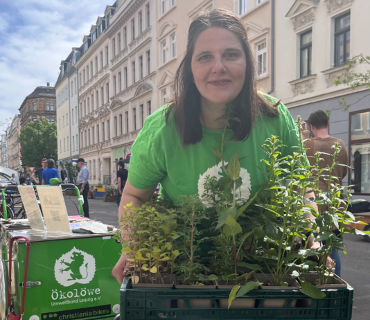 Gibt aktuelle Pflanztipps f&uuml;r den Fr&uuml;hling: Antje Osterland vom &Ouml;kol&ouml;wen Leipzig. Foto: &Ouml;kol&ouml;we