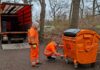 Mit dem Fr&uuml;hlingsbeginn werden wieder zus&auml;tzliche Abfallbeh&auml;lter in den Leipziger Parkanlagen aufgestellt. Foto: Stadtreinigung Leipzig
